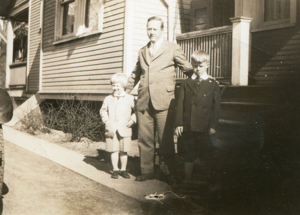 David and Victor BAGNALL with their father, Ernest BAGNALL